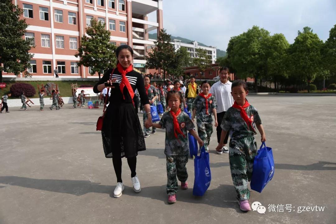 beat365中国官方网站“青春有伴·我不孤单”系列主题帮扶活动之“微扶贫·微心愿”(图6)