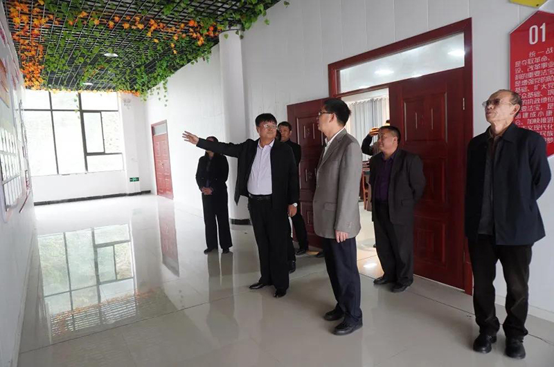 铜仁市委常委、组织部部长赵继红一行到beat365调研党建工作(图2)