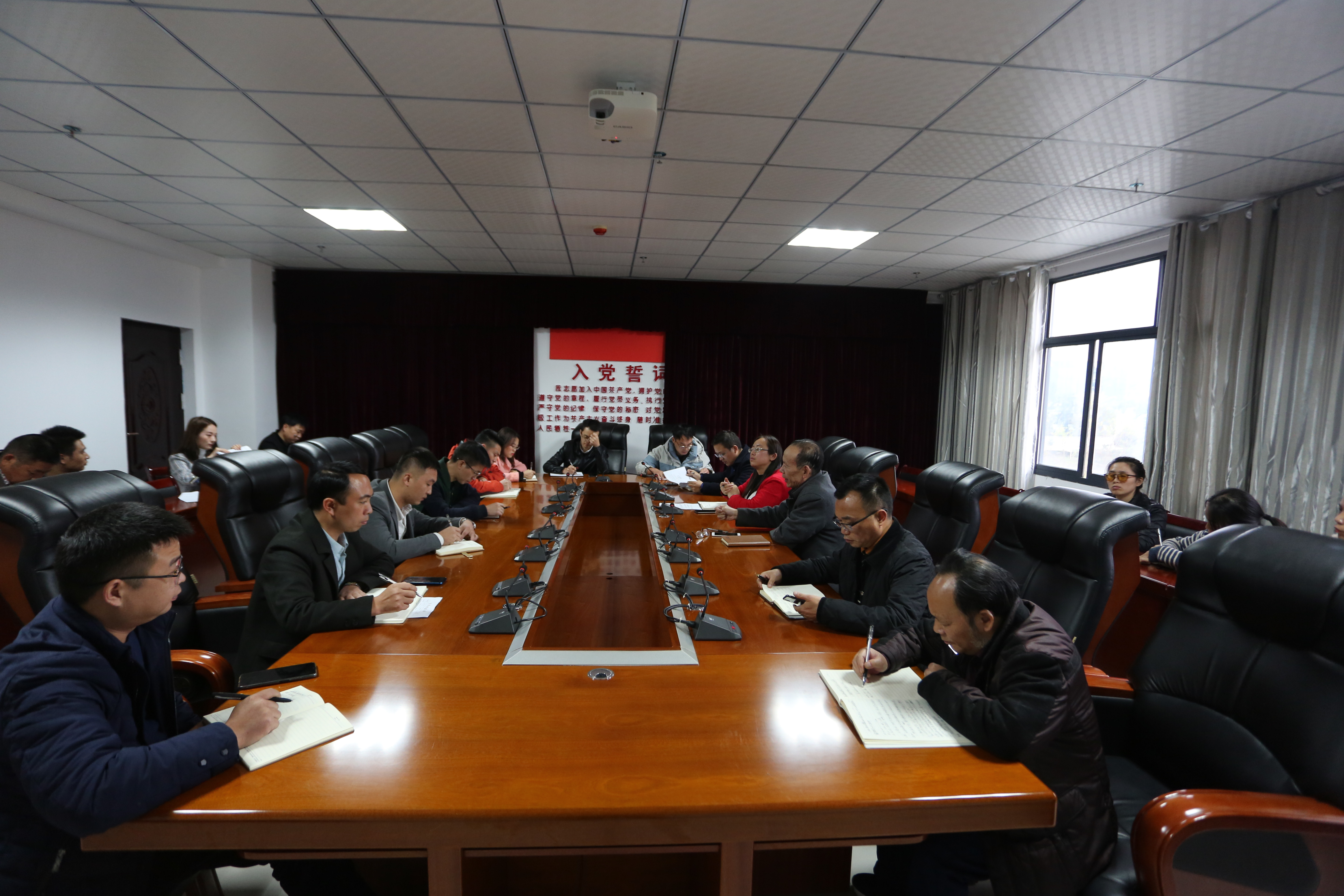 beat365召开第六届田径运动会(图1)