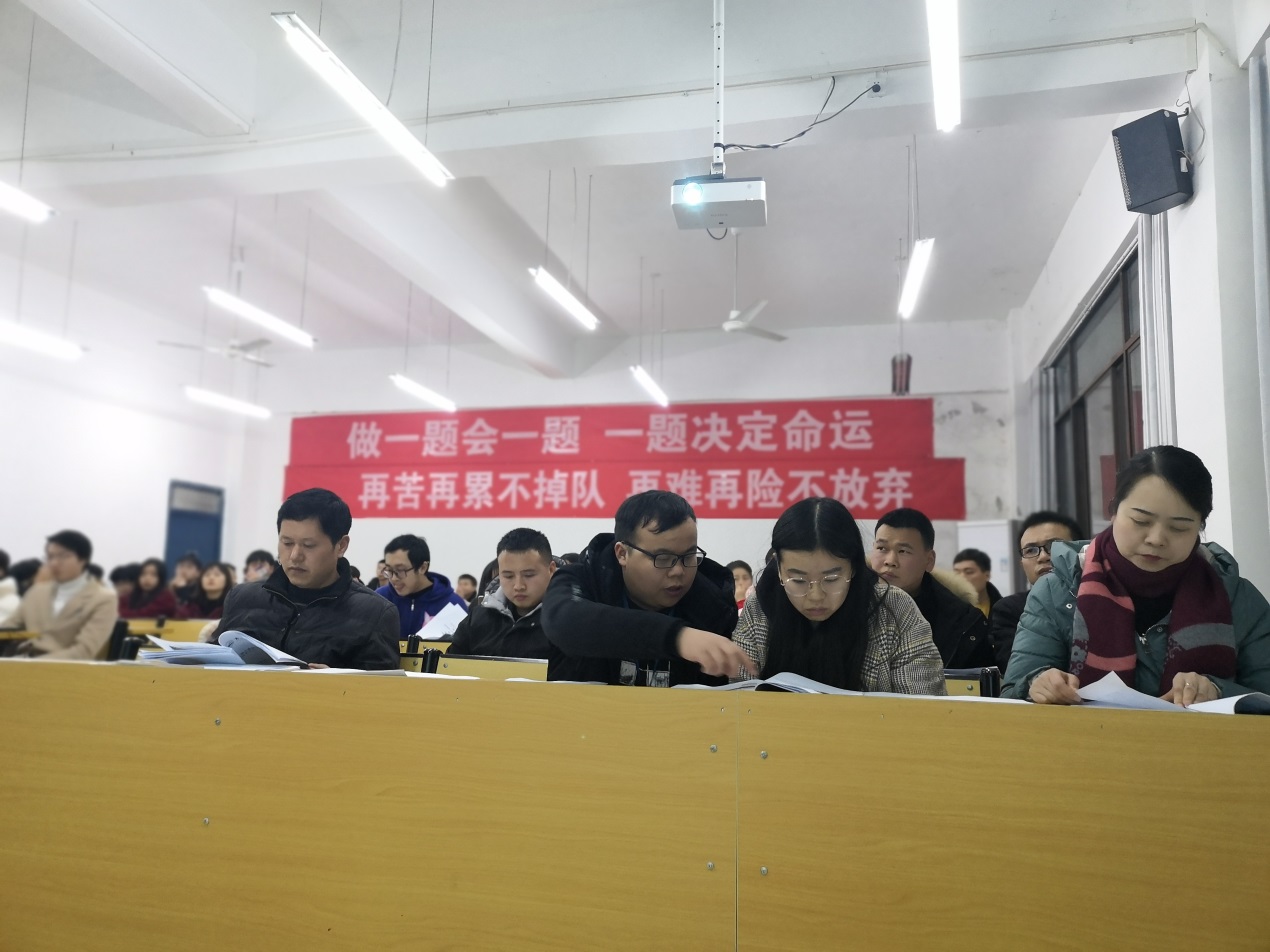 大数据与信息技术学院优秀毕业生答辩会(图3) 大数据与信息技术学院优秀毕业生答辩会(图3)