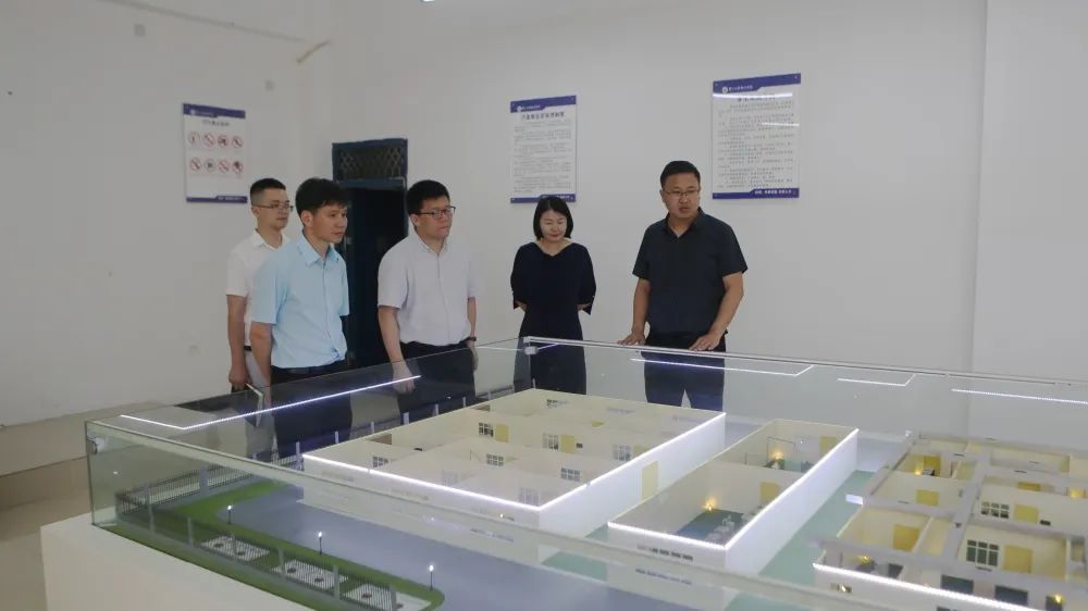 贵州省教育厅专家组到beat365中国官方网站开展2021年度年检工作(图3)