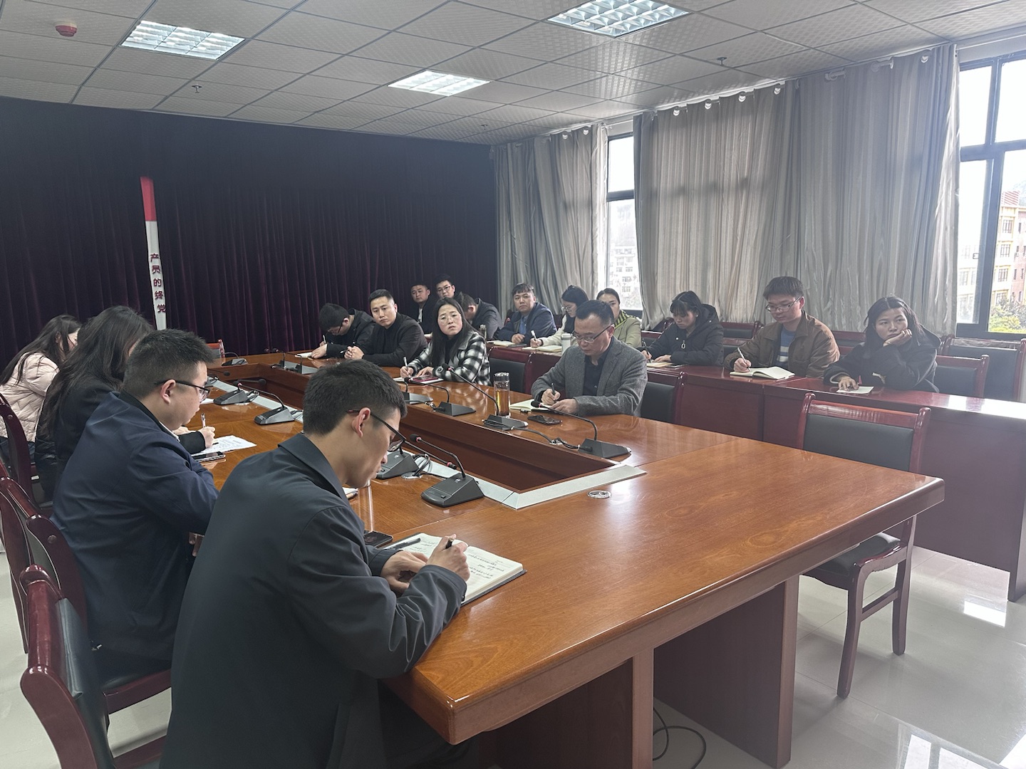 beat365召开2023届毕业生就业工作会(图1)