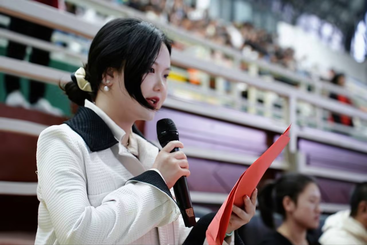 追“球”卓越 点燃夏天｜beat365第四届“工会杯”暨第八届“beat365杯”系列球赛开幕(图2)