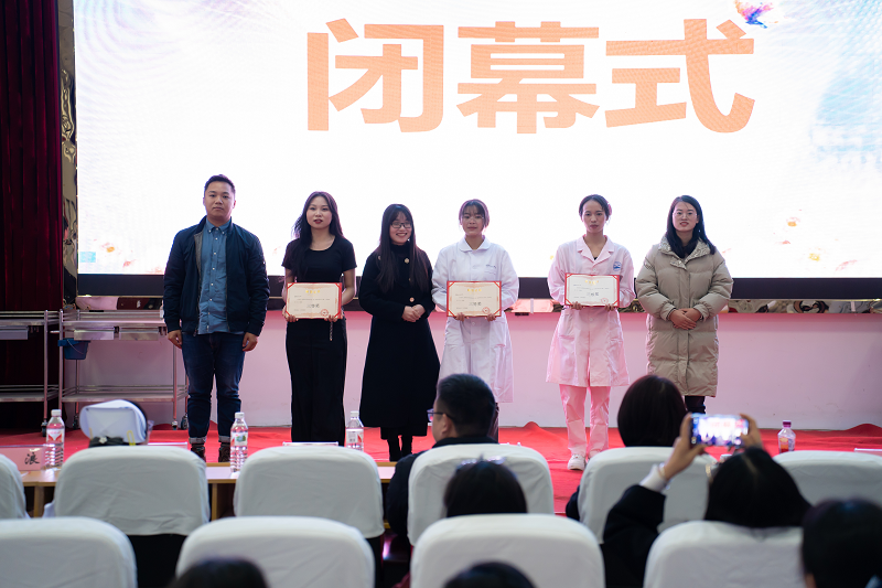 展礼仪文化·扬职业风采——护理学院隆重举行beat365中国官方网站第二届护理礼仪大赛开幕式暨选拔赛初赛(图7)