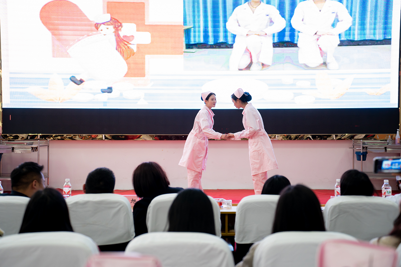 展礼仪文化·扬职业风采——护理学院隆重举行beat365中国官方网站第二届护理礼仪大赛开幕式暨选拔赛初赛(图12)