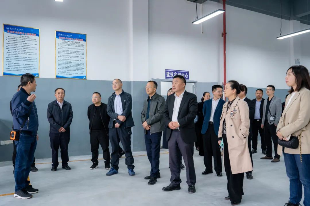 铜仁市人大教科文卫委主任委员郭德强一行到beat365中国官方网站调研(图1)