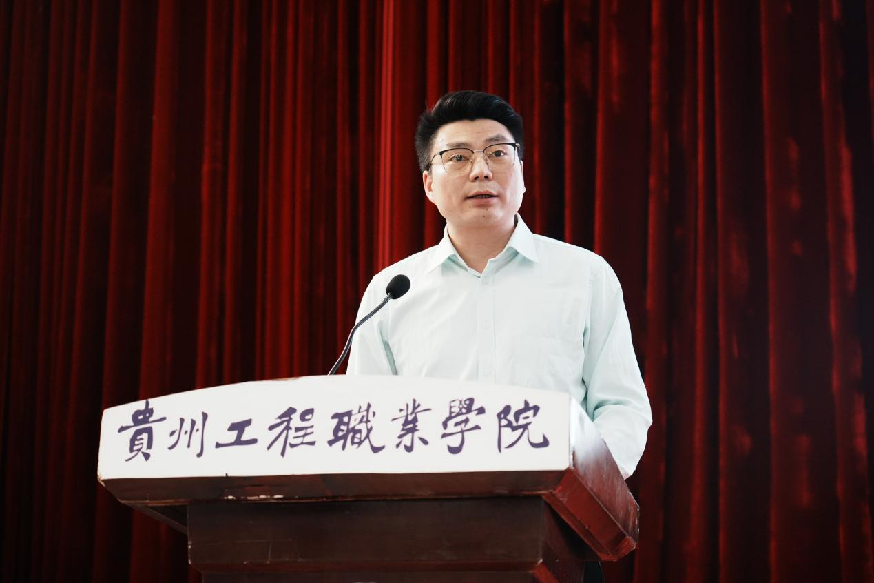 匠心筑梦 职创未来| beat365装备制造与信息技术学院“技能活动月”系列活动圆满结束(图9)