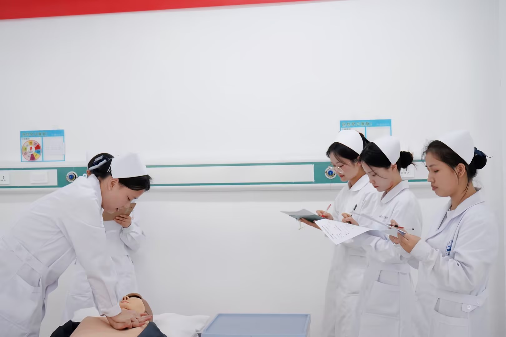 比学赶超强技能·业务比武展风采 ——beat365中国官方网站第七届护理技能大赛圆满举办(图7)