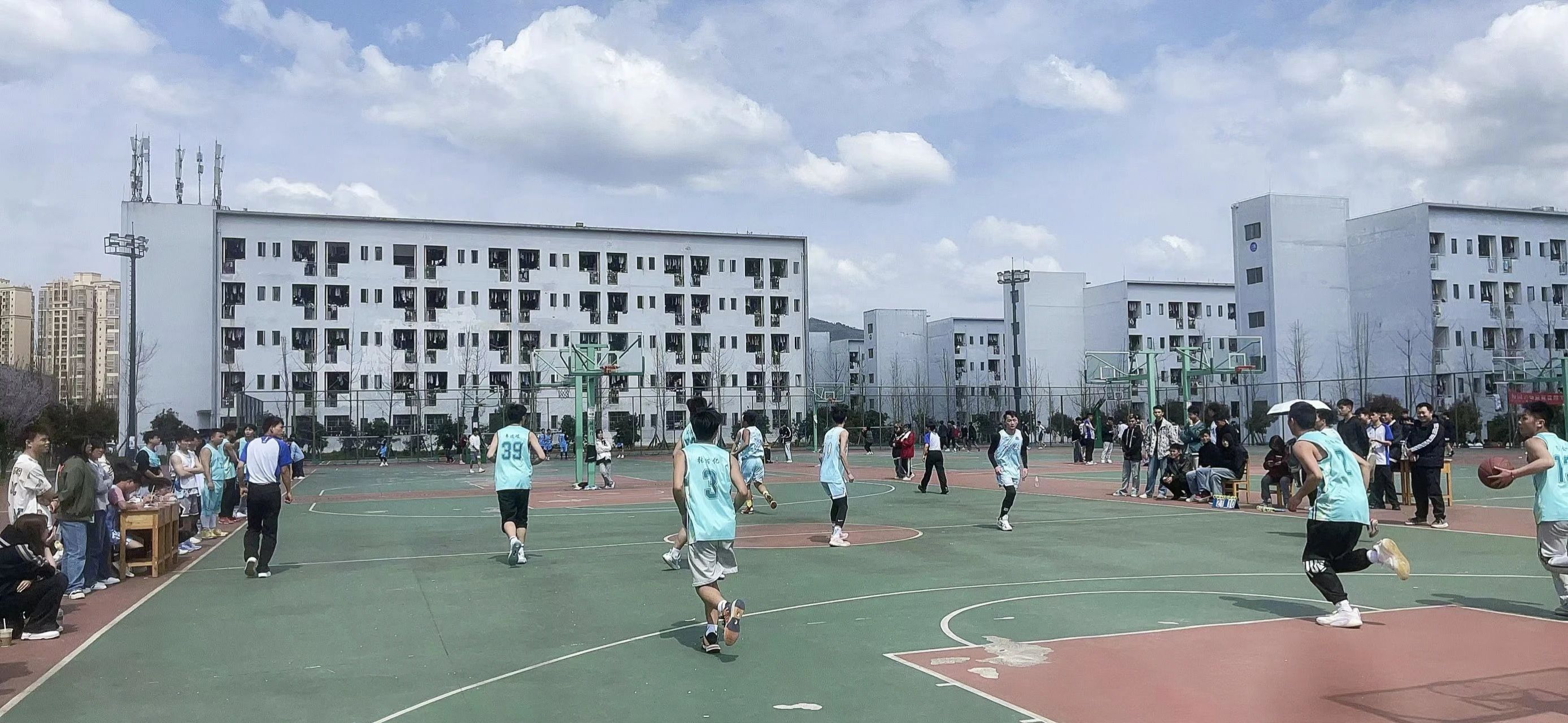 “蓝”不住的热爱，“篮”不住的精彩——药学院“beat365杯”篮球赛(图2)