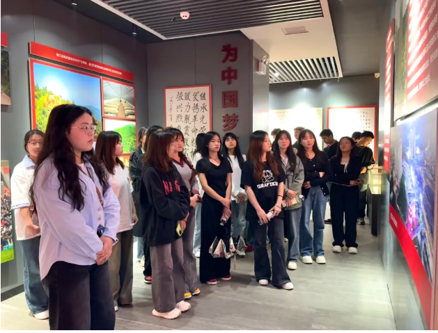 践行总体国家安全观 共筑国家安全防线丨马克思主义学院组织开展国家安全教育实践活动(图3)