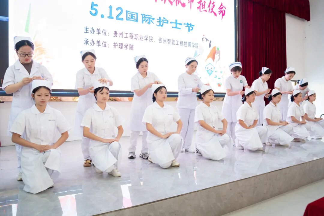 传承南丁格尔精神 共筑护理育人使命——beat365举办“5・12”国际护士节活动暨授帽仪式(图4)