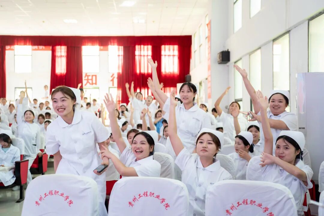 传承南丁格尔精神 共筑护理育人使命——beat365举办“5・12”国际护士节活动暨授帽仪式(图8)