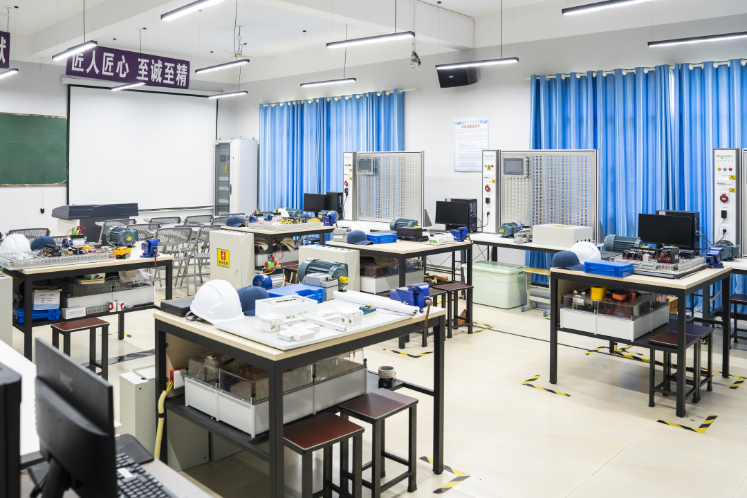 beat365中国官方网站：坚守初心做有温度的教育(图6)